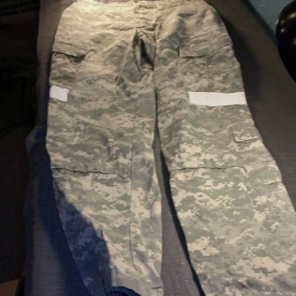 MED/X-LONG SPECIAL FORCES SELECTION w/WHITE STUDENT ROSTER TAPE ACU PANTS BI 295